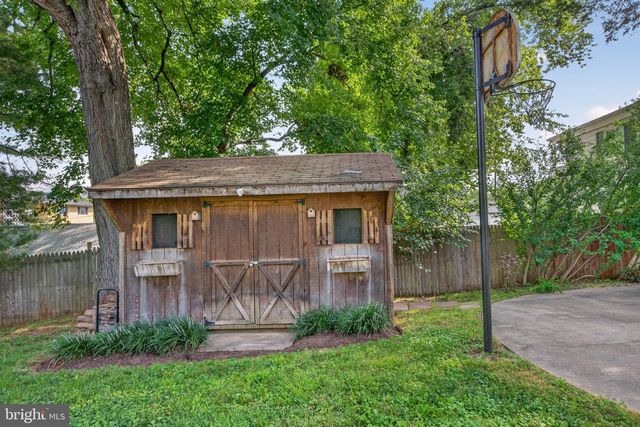 4 CEDAR AVE, Gaithersburg, MD 20877