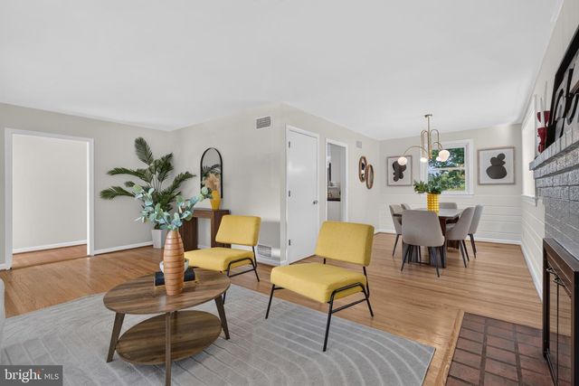 4 CEDAR AVE, Gaithersburg, MD 20877