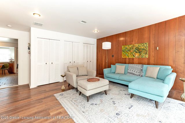 1120 Portage Path, East Lansing, MI 48823