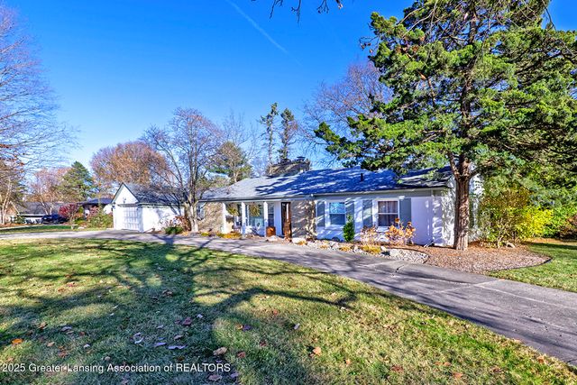 1120 Portage Path, East Lansing, MI 48823