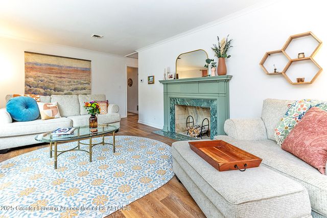 1120 Portage Path, East Lansing, MI 48823