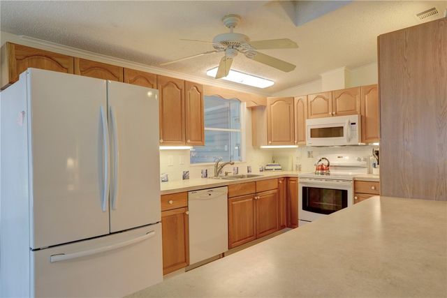 7664 Great Bear Lake Drive O21, Micco, FL 32976