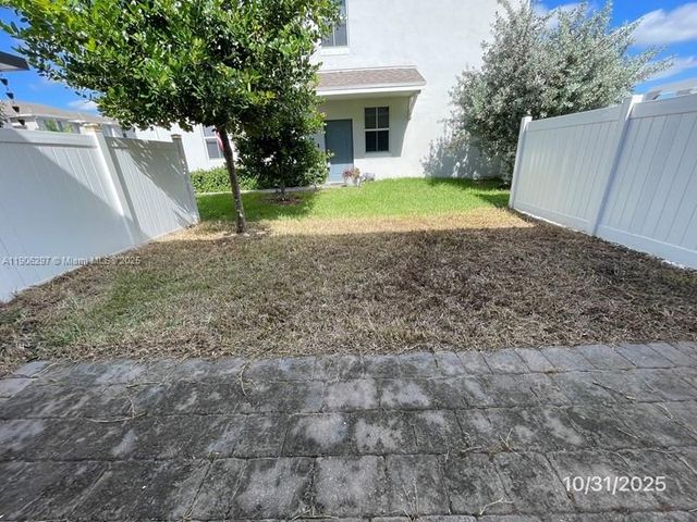 767 SE 18th St, Homestead, FL 33034