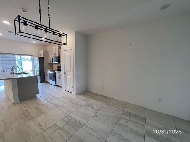 767 SE 18th St, Homestead, FL 33034