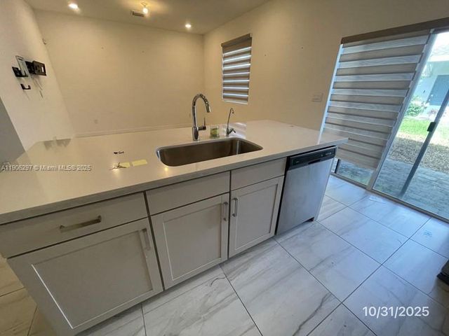 767 SE 18th St, Homestead, FL 33034