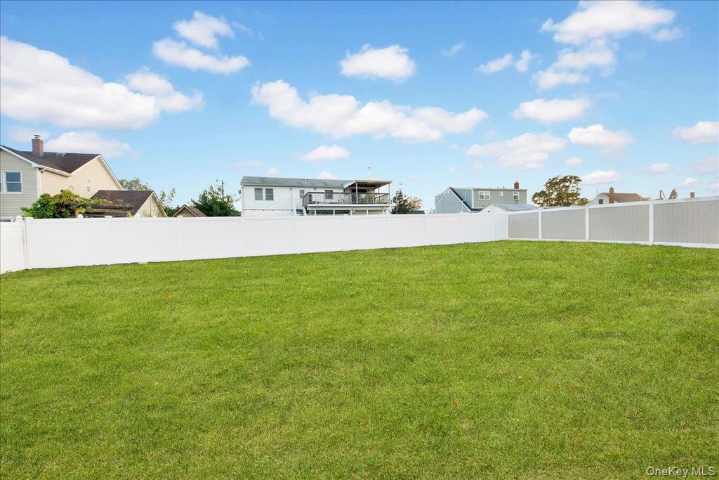 427 36th Street, Lindenhurst, NY 11757 — photo 4