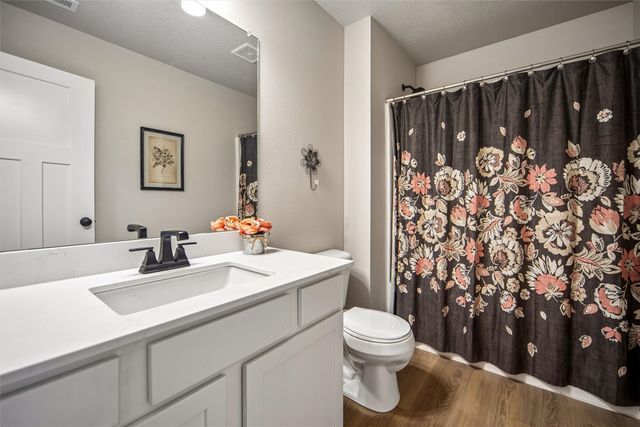 2660 SE Osier Avenue, West Des Moines, IA 50265