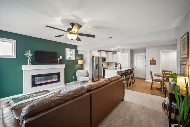 2660 SE Osier Avenue, West Des Moines, IA 50265