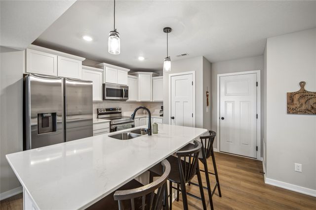 2660 SE Osier Avenue, West Des Moines, IA 50265