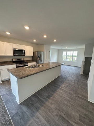 870 Briar Glen Court 870, Hampshire, IL 60140