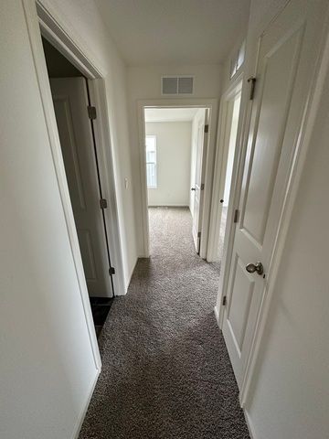 870 Briar Glen Court 870, Hampshire, IL 60140