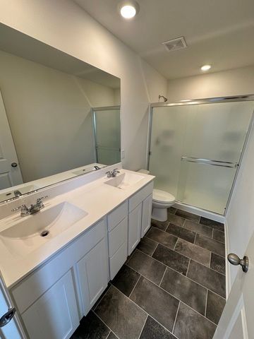 870 Briar Glen Court 870, Hampshire, IL 60140
