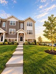 870 Briar Glen Court 870, Hampshire, IL 60140