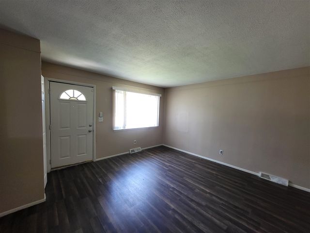 13753 Mcguire Street, Taylor, MI 48180