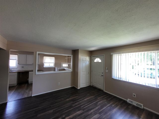 13753 Mcguire Street, Taylor, MI 48180