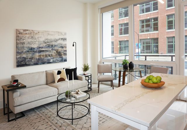 812 W Adams Street 212, Chicago, IL 60607