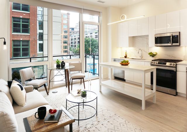 812 W Adams Street 212, Chicago, IL 60607