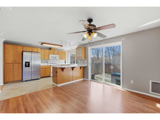 8911 Ne BURTON Rd, Vancouver, WA 98662