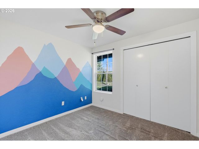 8911 Ne BURTON Rd, Vancouver, WA 98662