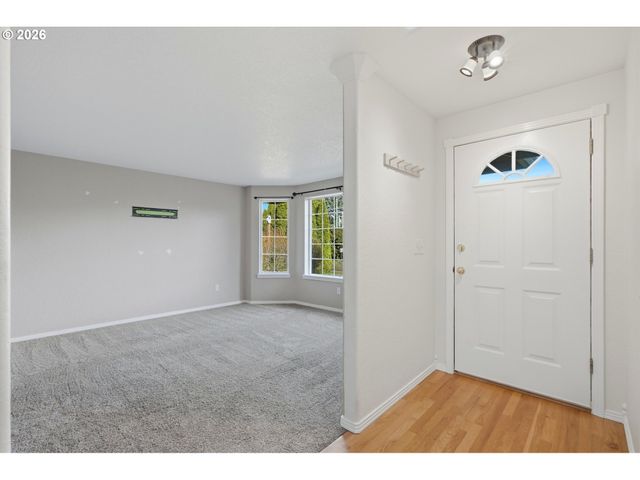 8911 Ne BURTON Rd, Vancouver, WA 98662