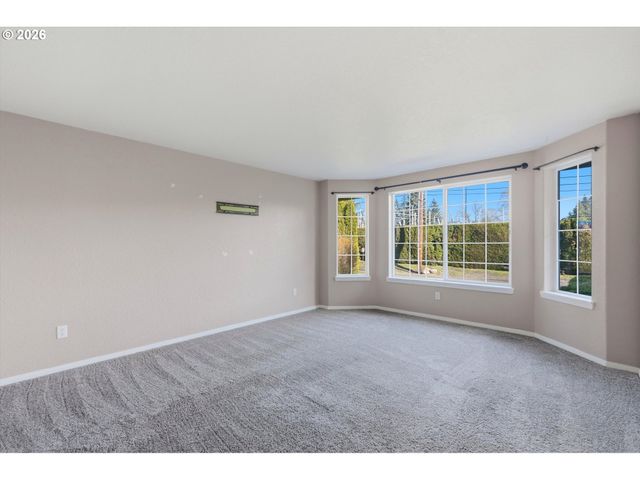 8911 Ne BURTON Rd, Vancouver, WA 98662