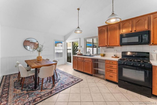 1679 Poesia, San Diego, CA 92154