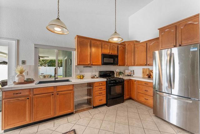 1679 Poesia, San Diego, CA 92154