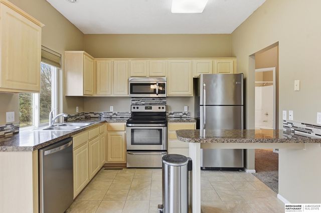 5127 N 144th Court, Omaha, NE 68116