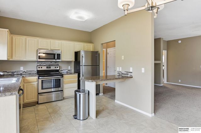 5127 N 144th Court, Omaha, NE 68116