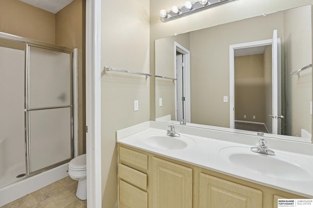 5127 N 144th Court, Omaha, NE 68116