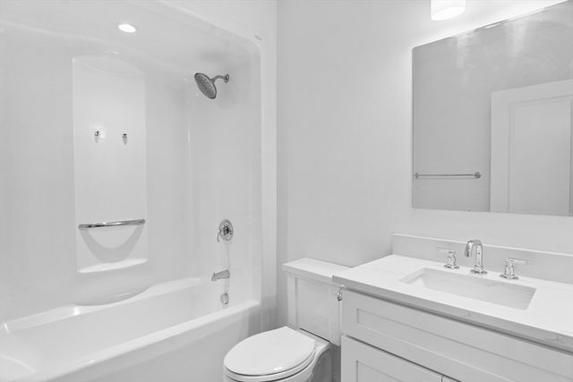 106 Johnson Woods Drive 106, Reading, MA 01867