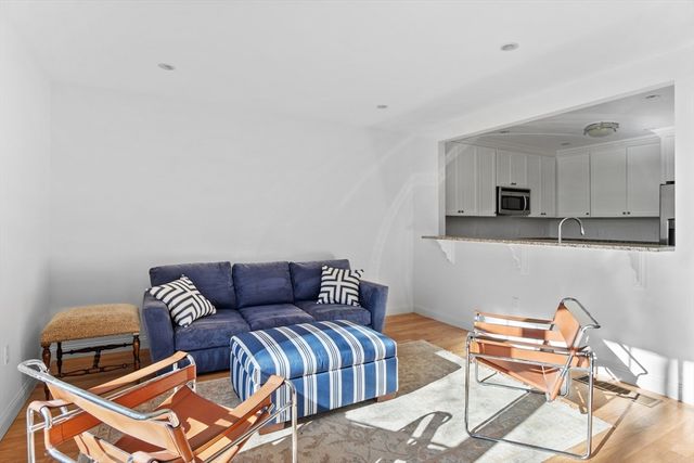 106 Johnson Woods Drive 106, Reading, MA 01867