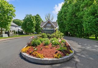 106 Johnson Woods Drive 106, Reading, MA 01867