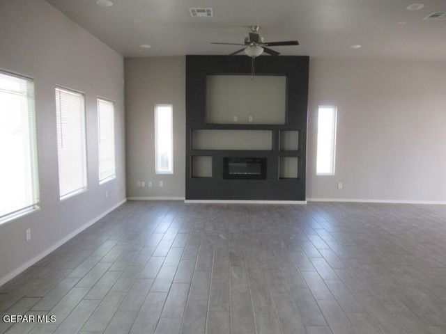 625 Harvest Grove Lane, Socorro, TX 79927