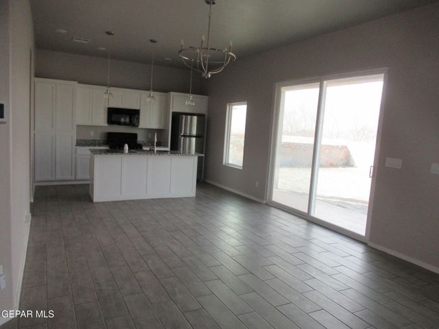 625 Harvest Grove Lane, Socorro, TX 79927