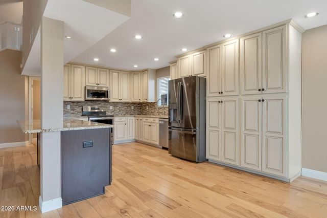 2323 W PARK Avenue, Chandler, AZ 85224