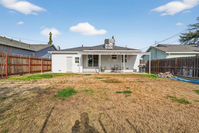 1416 Reiman St, Lodi, CA 95242