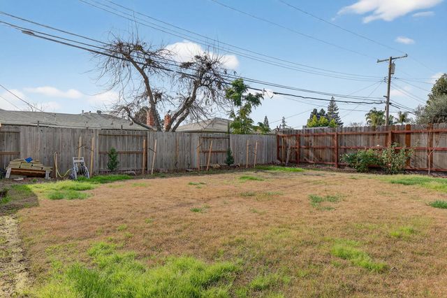 1416 Reiman St, Lodi, CA 95242