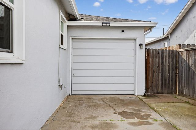 1416 Reiman St, Lodi, CA 95242