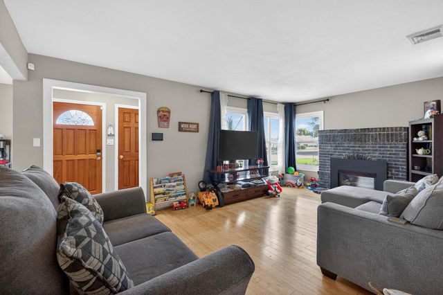 1416 Reiman St, Lodi, CA 95242