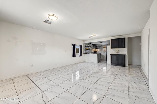 2418 E MOBILE Lane, Phoenix, AZ 85040