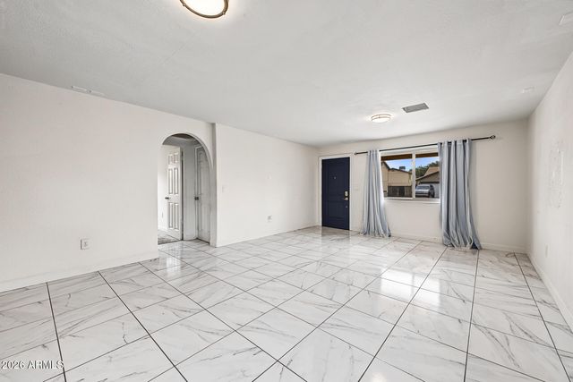 2418 E MOBILE Lane, Phoenix, AZ 85040