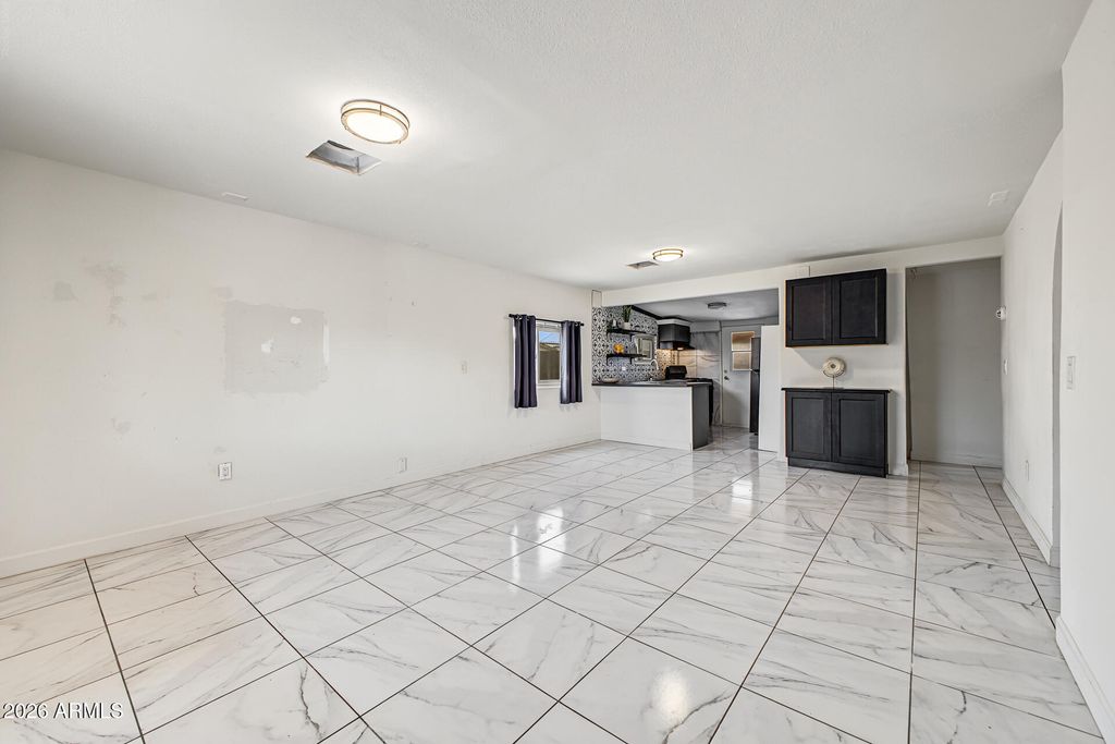 2418 E MOBILE Lane, Phoenix, AZ 85040 — photo 4