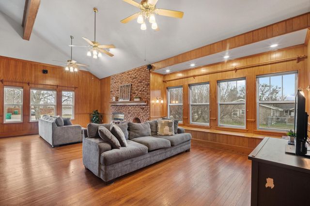 715 E 5th Street, Ferris, TX 75125