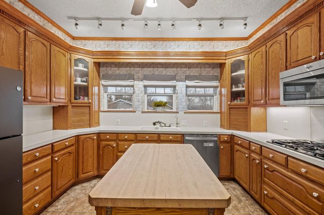 715 E 5th Street, Ferris, TX 75125