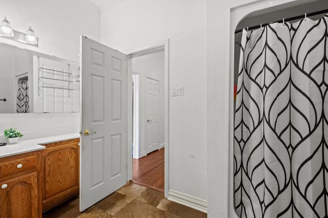 715 E 5th Street, Ferris, TX 75125