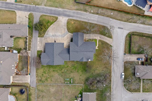 715 E 5th Street, Ferris, TX 75125