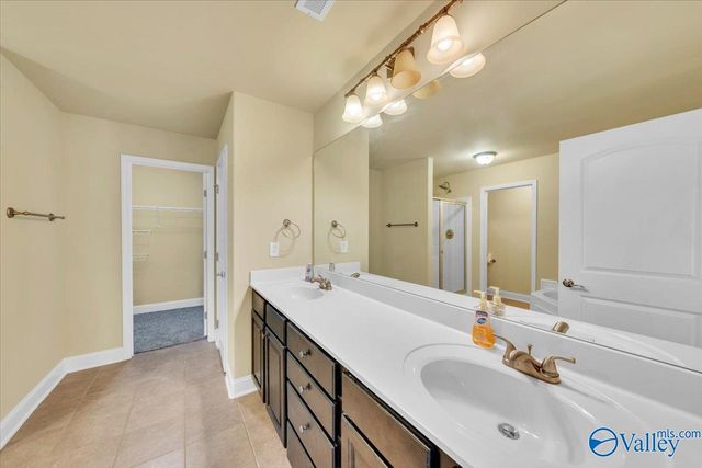 14335 Water Stream Drive NW, Harvest, AL 35749