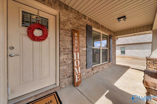 14335 Water Stream Drive NW, Harvest, AL 35749