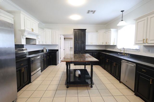 744 East Woodlawn Ranch Road, Houma, LA 70363
